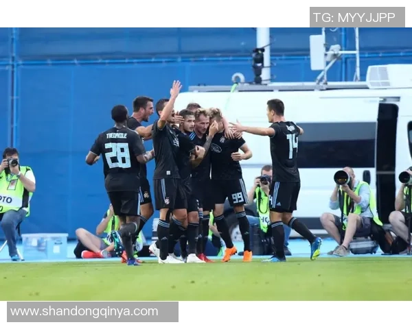 火力全开!日本主场死磕玻利维亚,中超旧将成南美独苗最终的期望